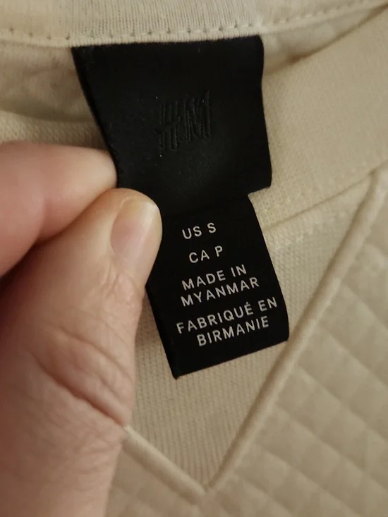 H&M Sweater - Picture 2 of 3